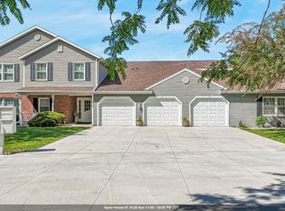 2510 Village Ln APT A, Oshkosh, WI 54904