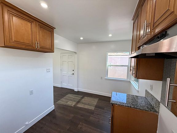4th image of 6222 Hood Ave #A