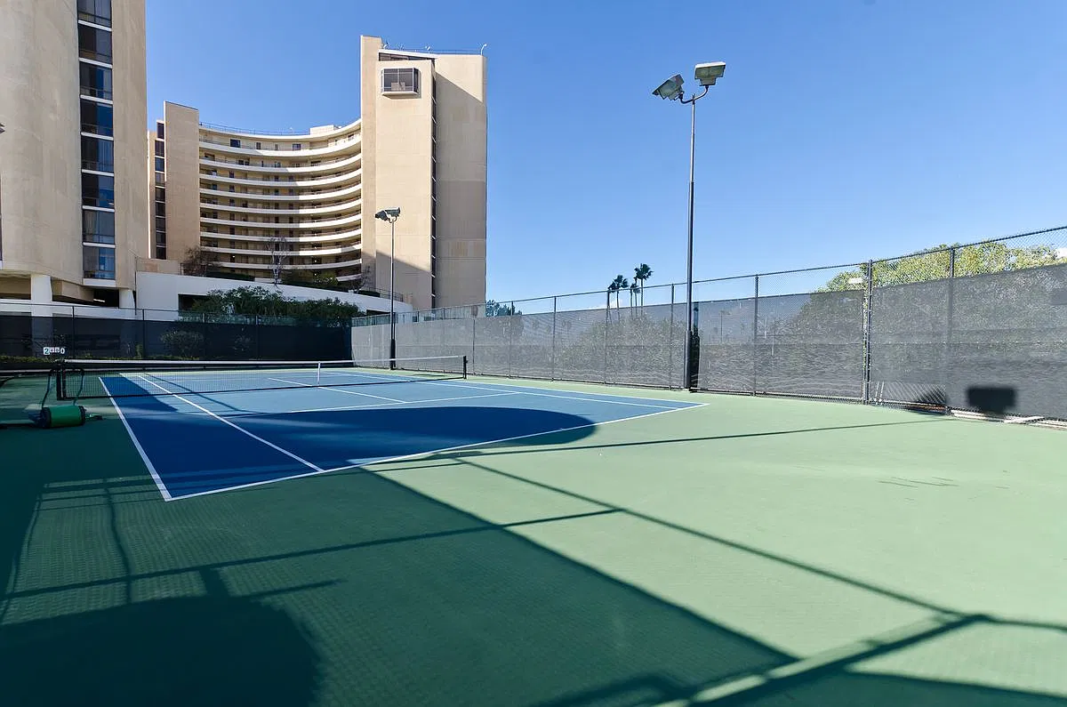 4316 Marina City Dr — Photo 1