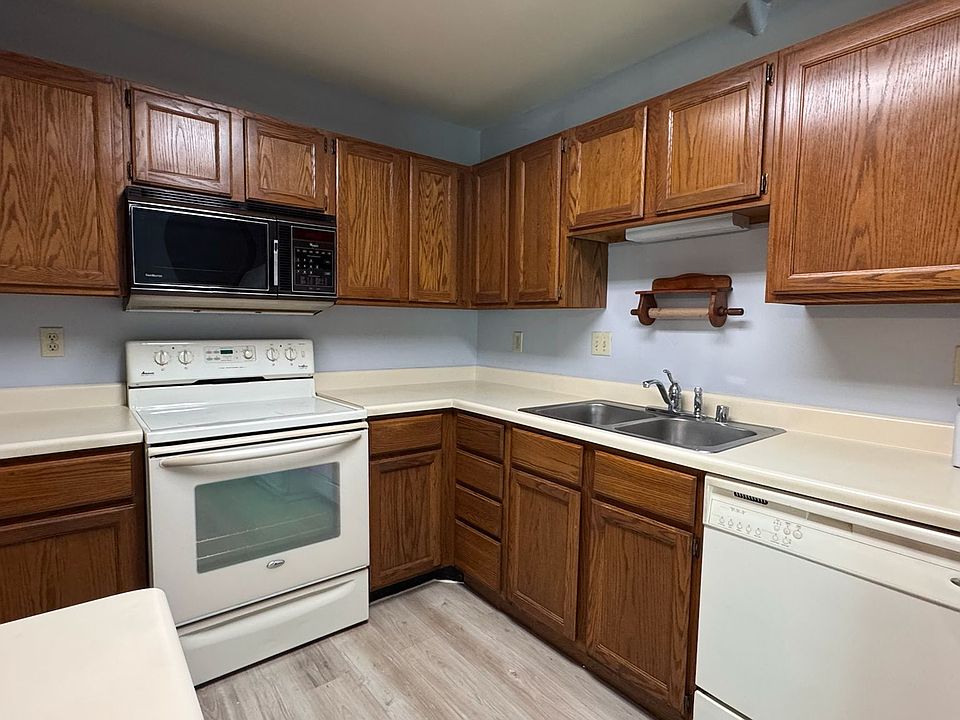 Kitchen with all appliances included