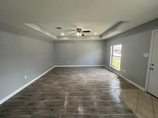 3 bed, 2.0 bath, 1350 sqft, $1,600 — Photo 3