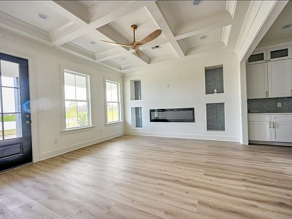 4th image of 203 Royal Oak Blvd