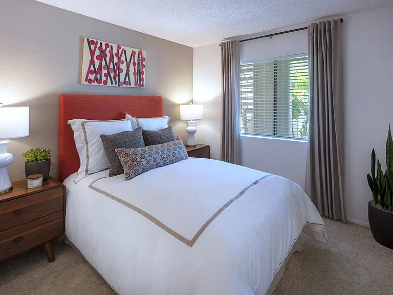 Cross Creek Apartments — Photo 6