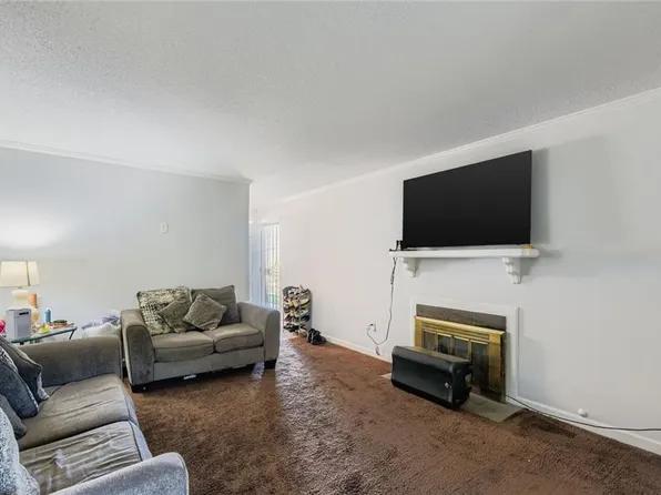 2 Willowick Dr, Lithonia, GA 30038