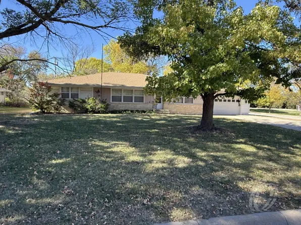 1321 N Chestnut St, Beloit, KS 67420