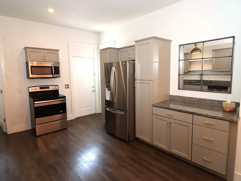 120 S Court St — Photo 7