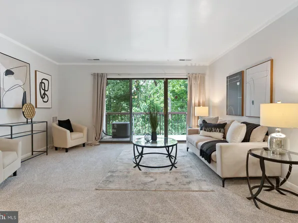 10102 Campus Way S Unit 302-4B, Upper Marlboro, MD 20774