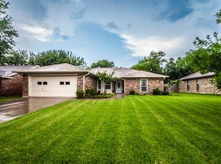 6749 Ridgetop Rd, North Richland Hills, TX 76182