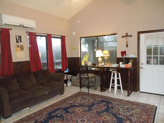 Large Extra Room with separate Cooling & Heating unit