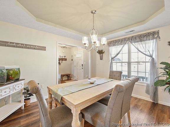 5th image of 162 Newport Ct