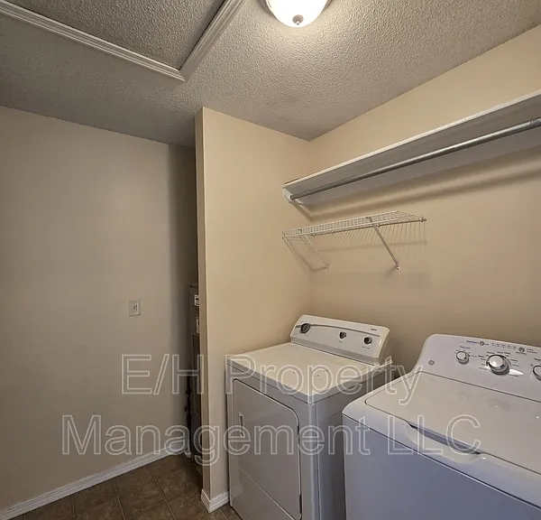 4460 S Elizabeth Ave — Photo 30