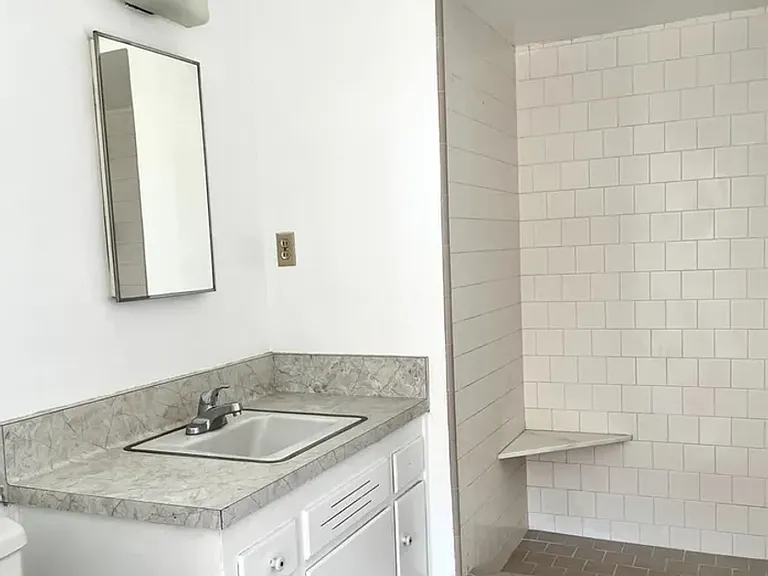 2213 Dayton Ave — Photo 6