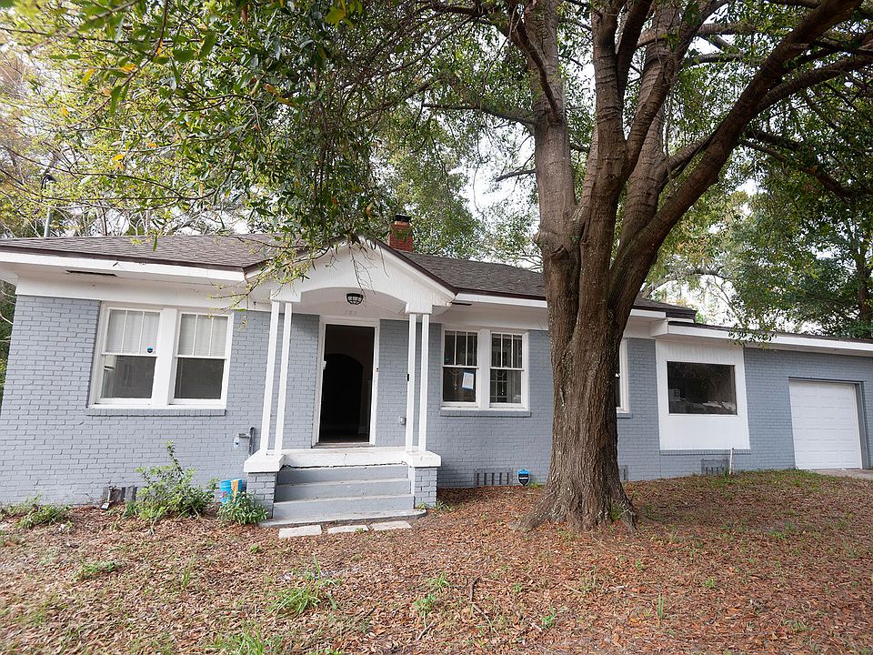 1st image of 585 E 58th St