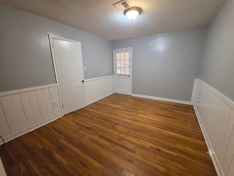 111 Easthaven Rd — Photo 6