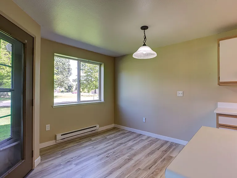 Creekside Apartments  — Photo 34