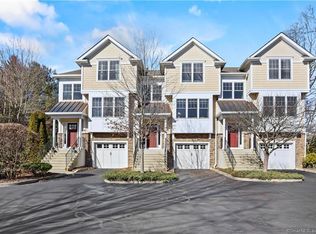 102 Bradley Ln #102, Westport, CT 06880