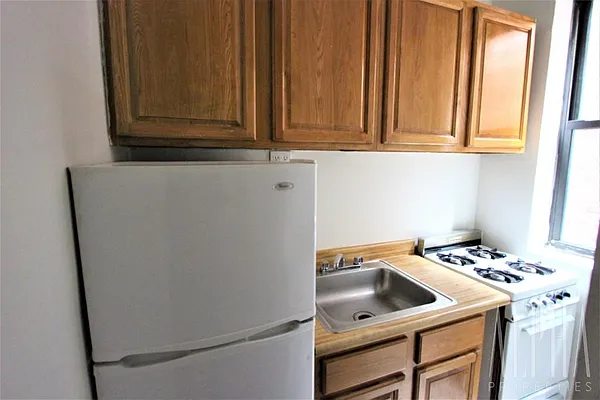 Rented by Alpha Properties NYC I LLC | media 10