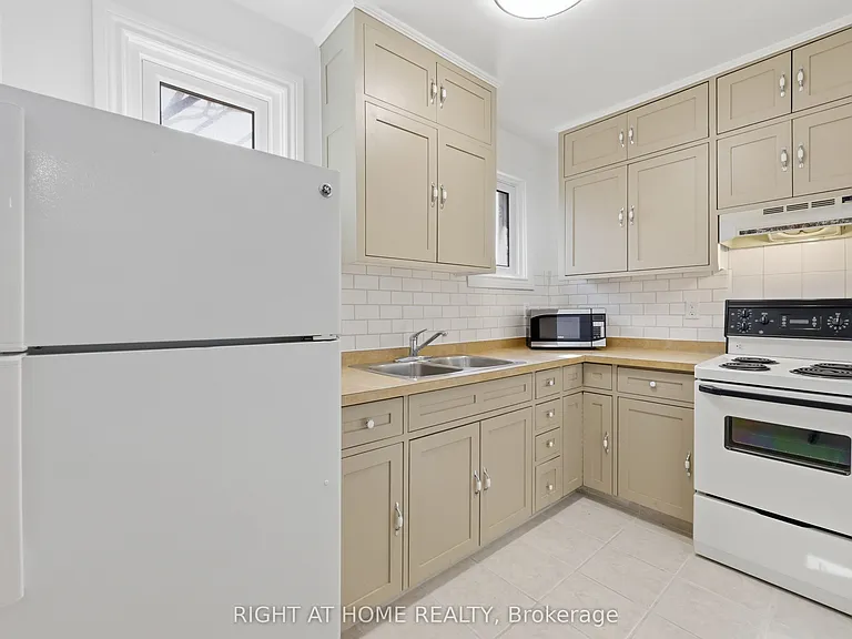 65 Fairholt Rd S #2 — Photo 20