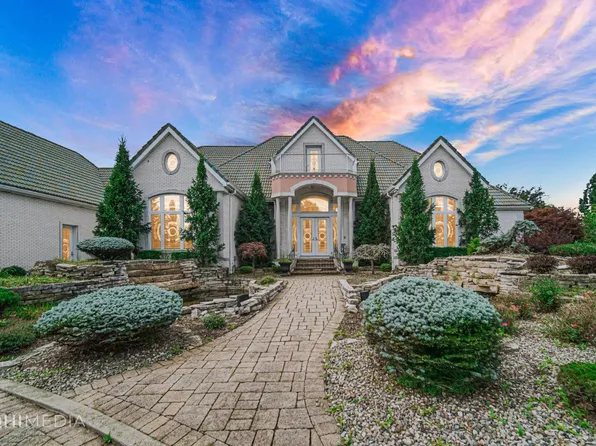 601 Killarney Dr, Dyer, IN 46311