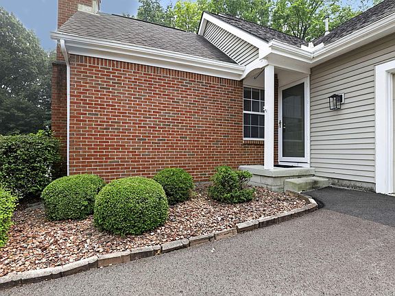 3rd image of 521 Brickstone Dr