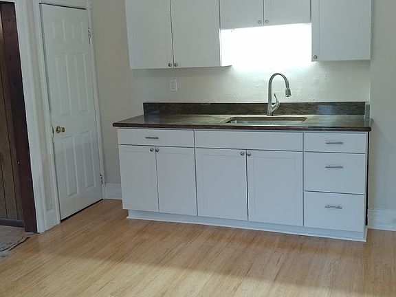 2nd image of 635 Olive St
