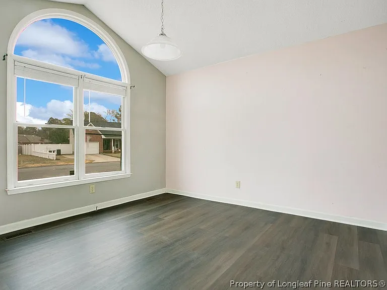 5319 Thackeray Dr — Photo 2