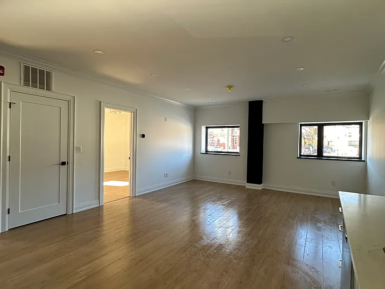 16 Hincks St #7 — Photo 11