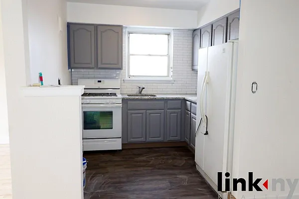 Rented by Link NY Realty | media 11