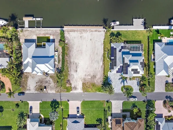 8531 SE Driftwood Street, Hobe Sound, FL 33455