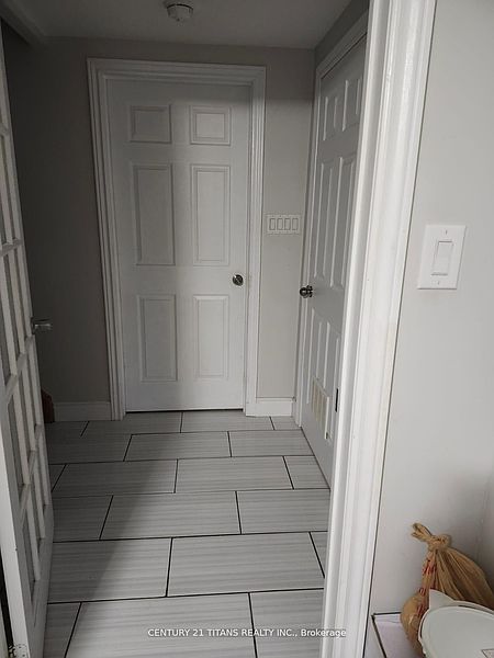 Ajax House for rent - 1 Bedroom — photo 8