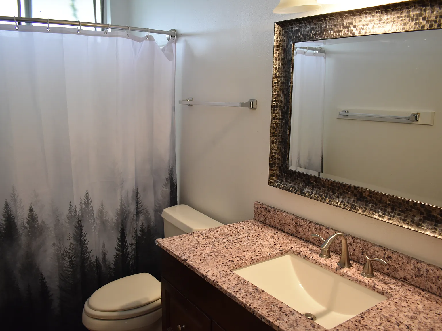2 bed, 1.5 bath, 1100 sqft, $3,200 — Photo 2