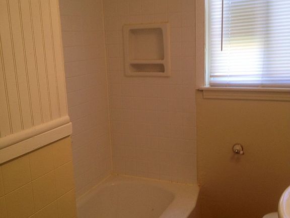 5th image of 147 Belfast Dr