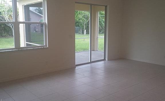 4th image of 3736 SW 12th Pl