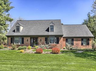 2446 Stone Heath Dr, Lancaster, PA 17601