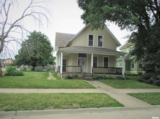 2202 Garfield St, Clinton, IA 52732