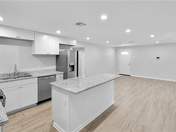 3rd image of 1706 Stafford St