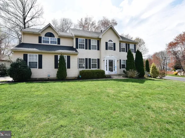 2 Candlewood Dr, Mantua, NJ 08051