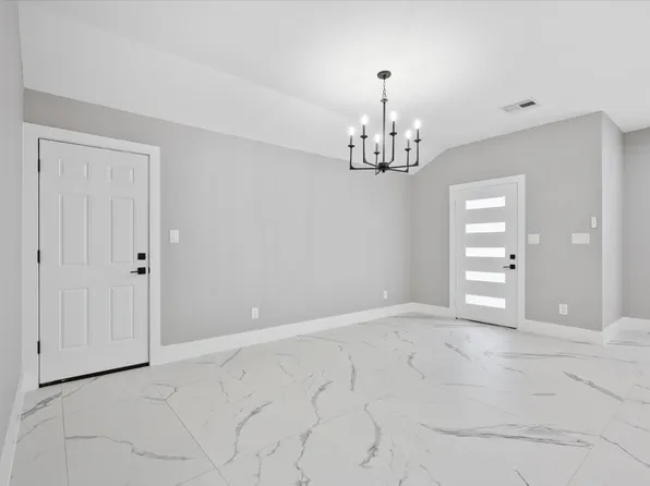 9114 Everglade Dr #B, Houston, TX 77078