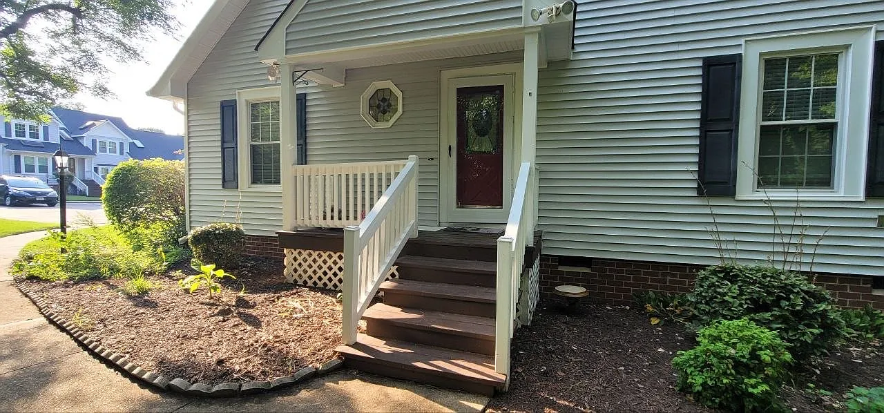 3 bed, 1649 sqft, $2,395 — Photo 3