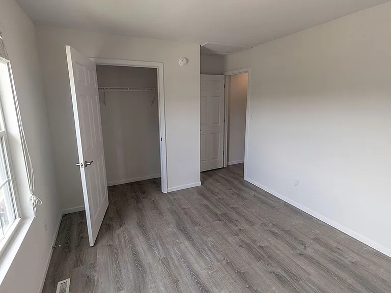 3310 E Saint Charles Rd — Photo 17