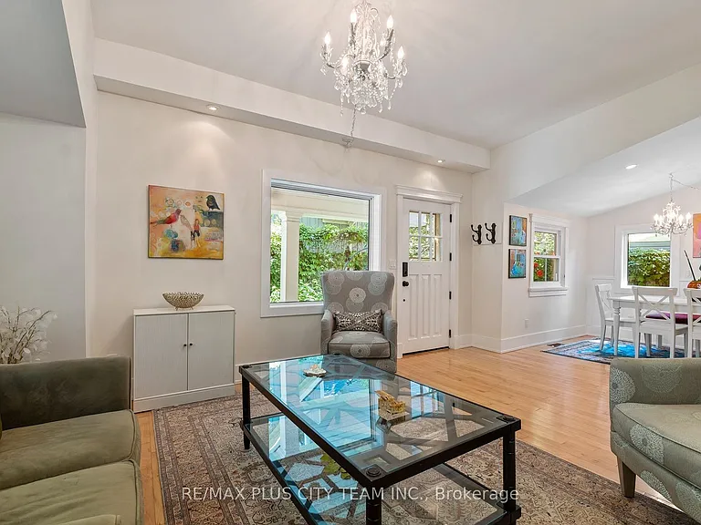 4 Wyckliffe Ave — Photo 5