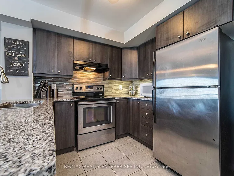 1045 Nadalin Hts #302 — Photo 3