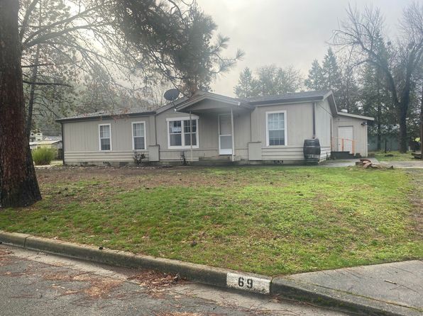 69 Maple Dr, Shady Cove, OR 97539