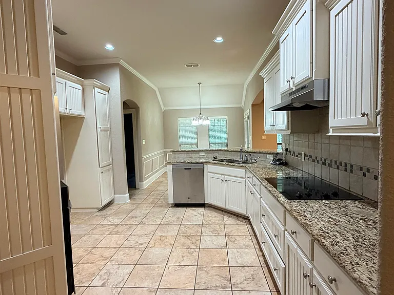 5706 Andover Dr — Photo 9