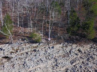 890 Fox Ridge Ln, Caryville, TN 37714