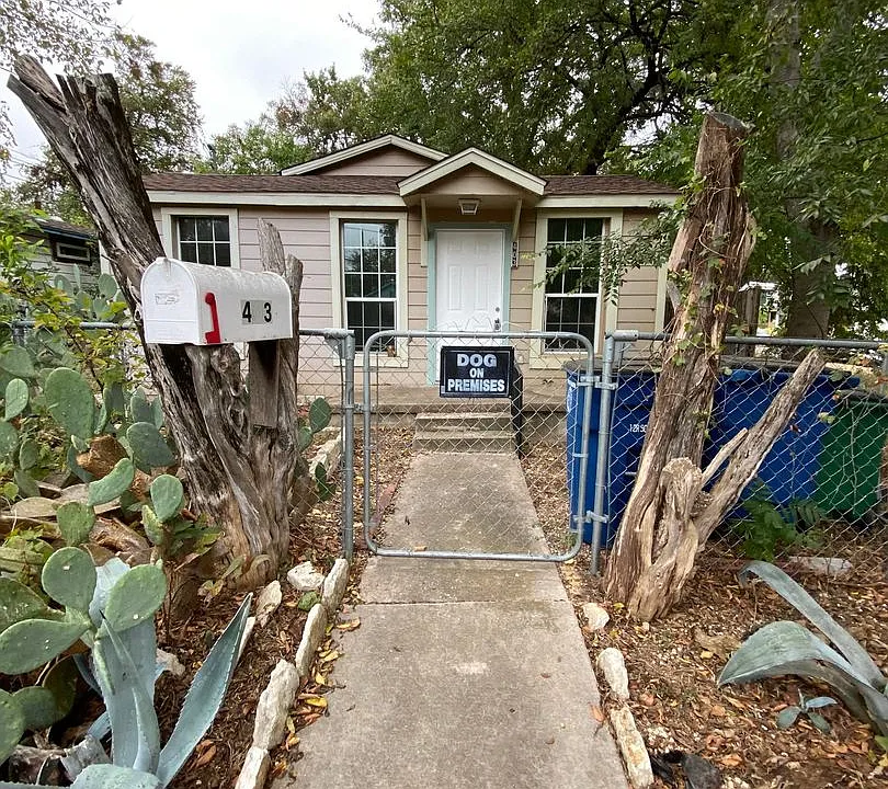 403 Pedernales St