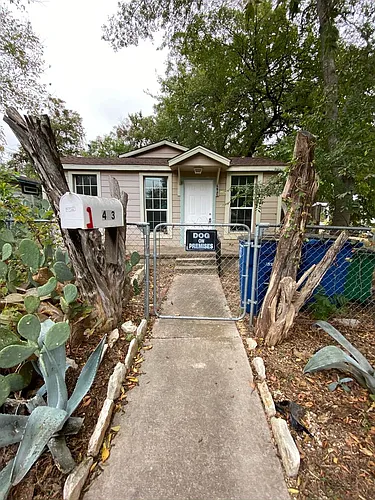 403 Pedernales St Photo 1 403 Pedernales St Photo 1