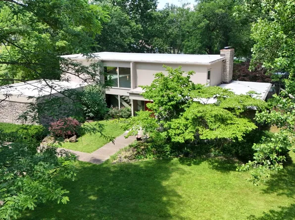 2049 Lakeside Dr, Lexington, KY 40502