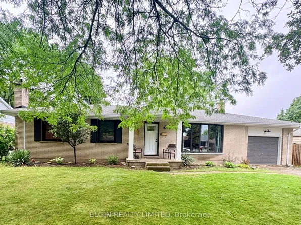 17 Butler Dr, Saint Thomas, ON N5R 4Y9