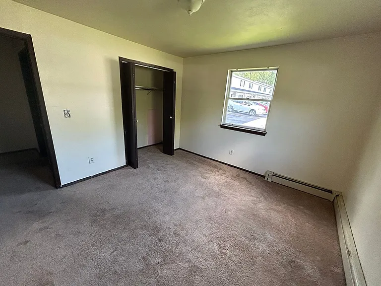 60 Bluemound Ct — Photo 13